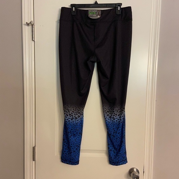 WOMEN’S cheetah print leggings Black With Blue Ombre Size XL NWT - Picture 2 of 6